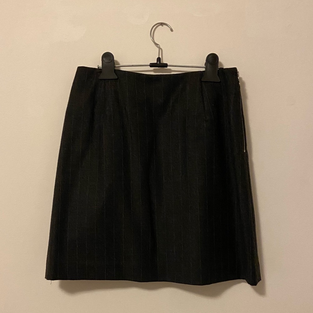 Grey pinstripe mini skirt